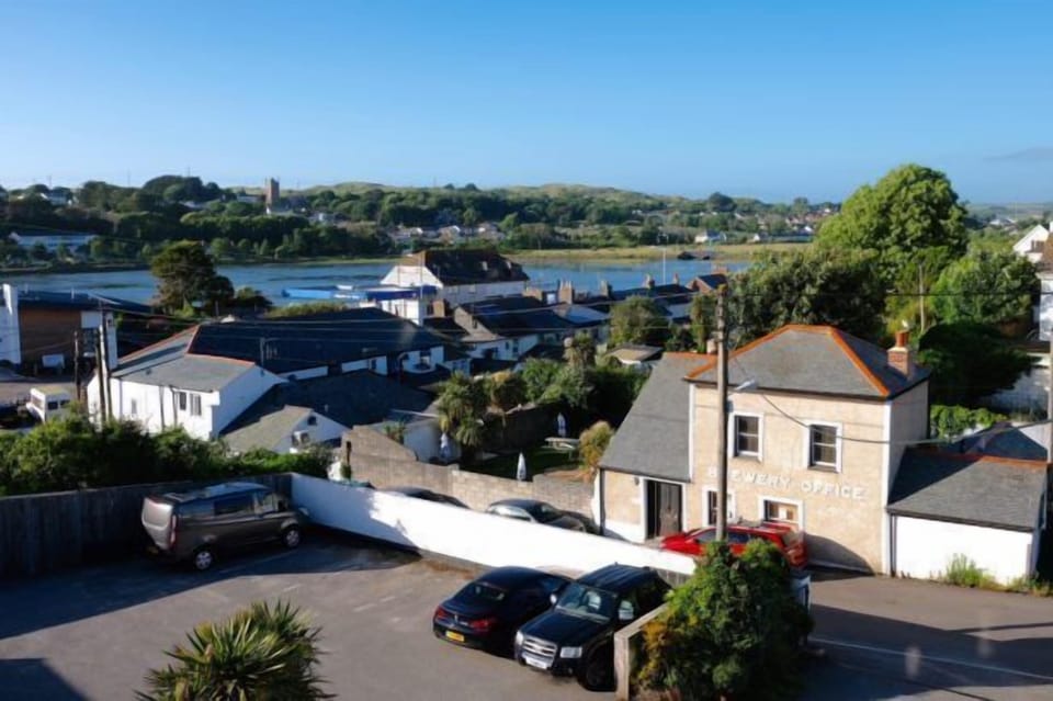 Copperhouse View, Hayle. Views from the living room to the estuary