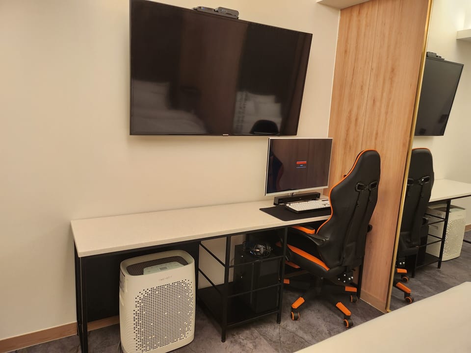 Business Double Room, Non Smoking, Housekeeping | Premium bedding, down comforters, desk, laptop workspace