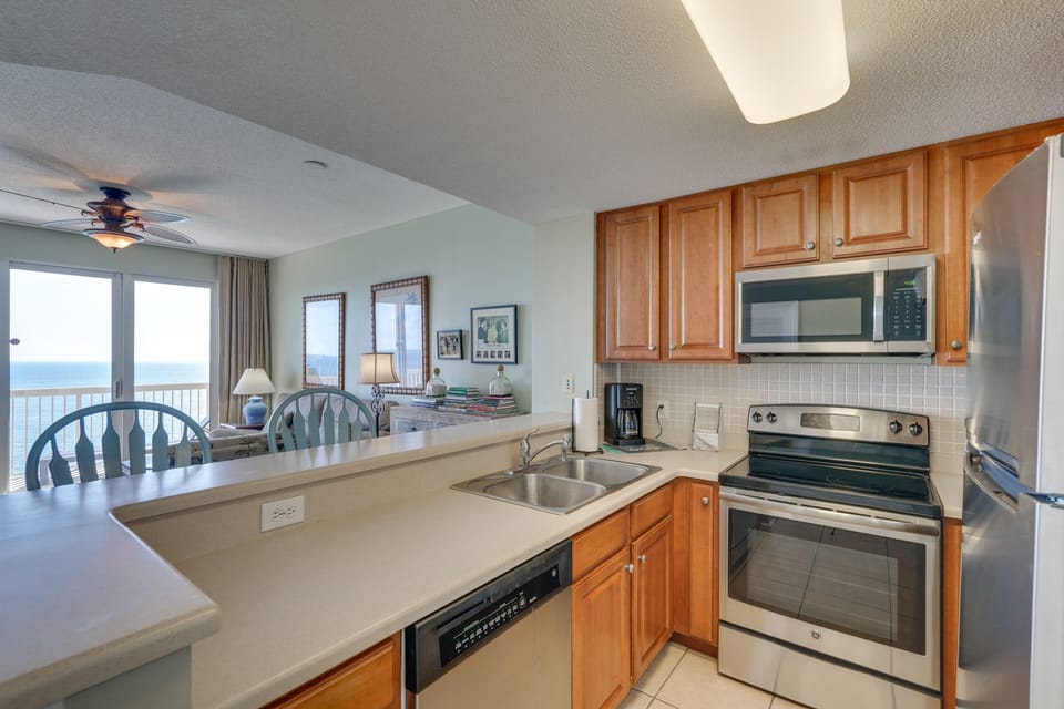 Kitchen | Cooking Basics | Drip Coffee Maker | Bar Seating