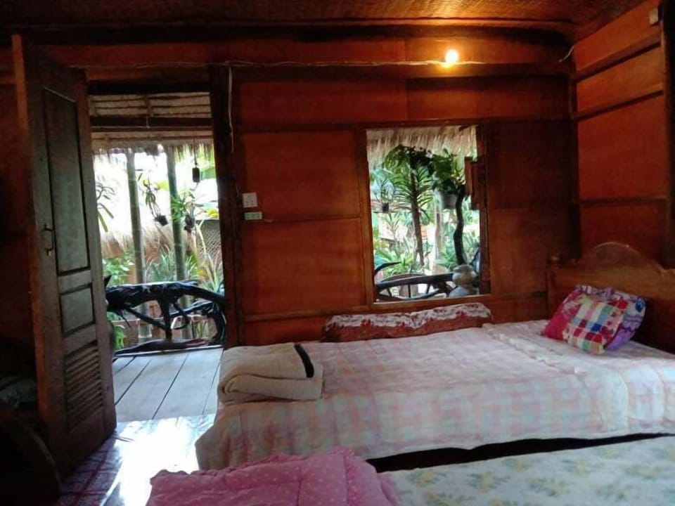 Deluxe Bungalow | Egyptian cotton sheets, premium bedding, desk, soundproofing