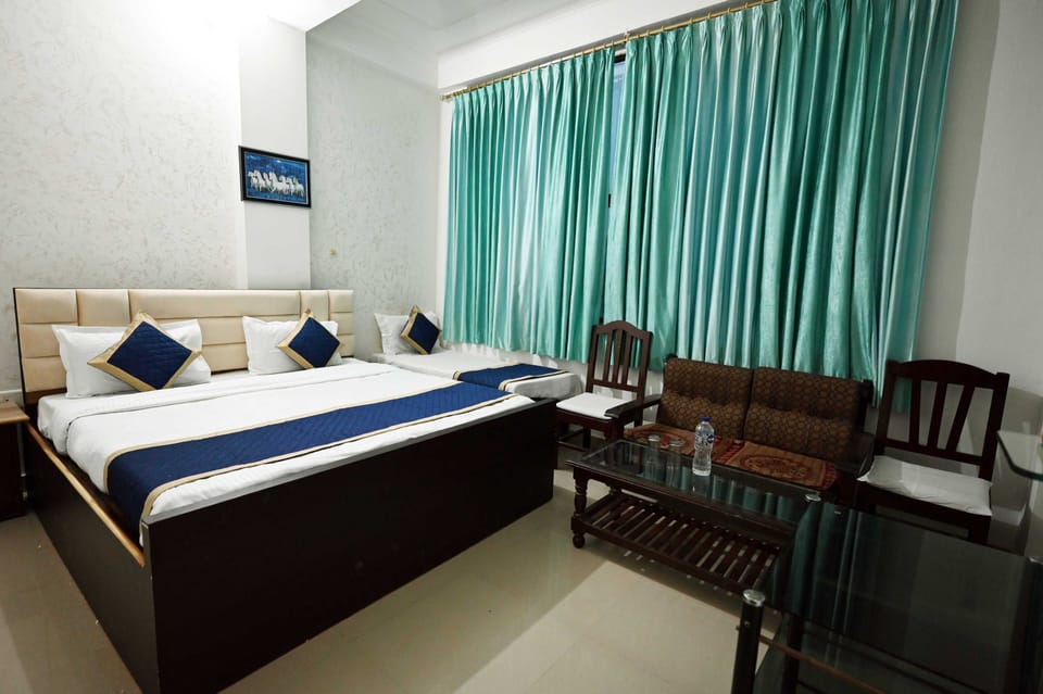 Double Room | WiFi (free), individually furnished, bed sheets