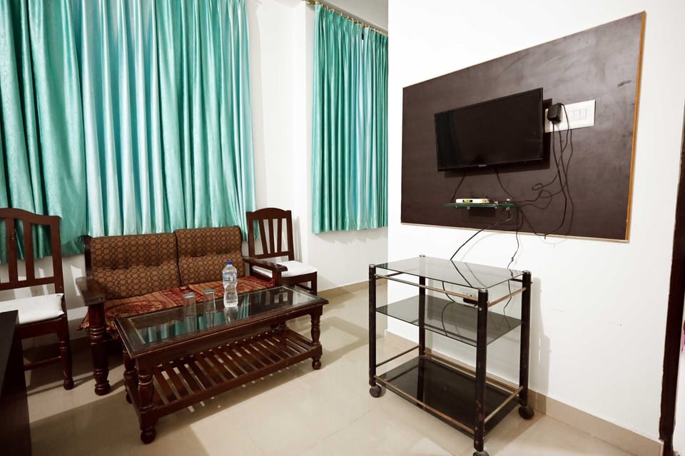 Quadruple Room | WiFi (free), individually furnished, bed sheets