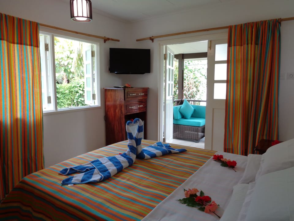 Standard Double Room | Minibar, WiFi (free), individually decorated, individually furnished