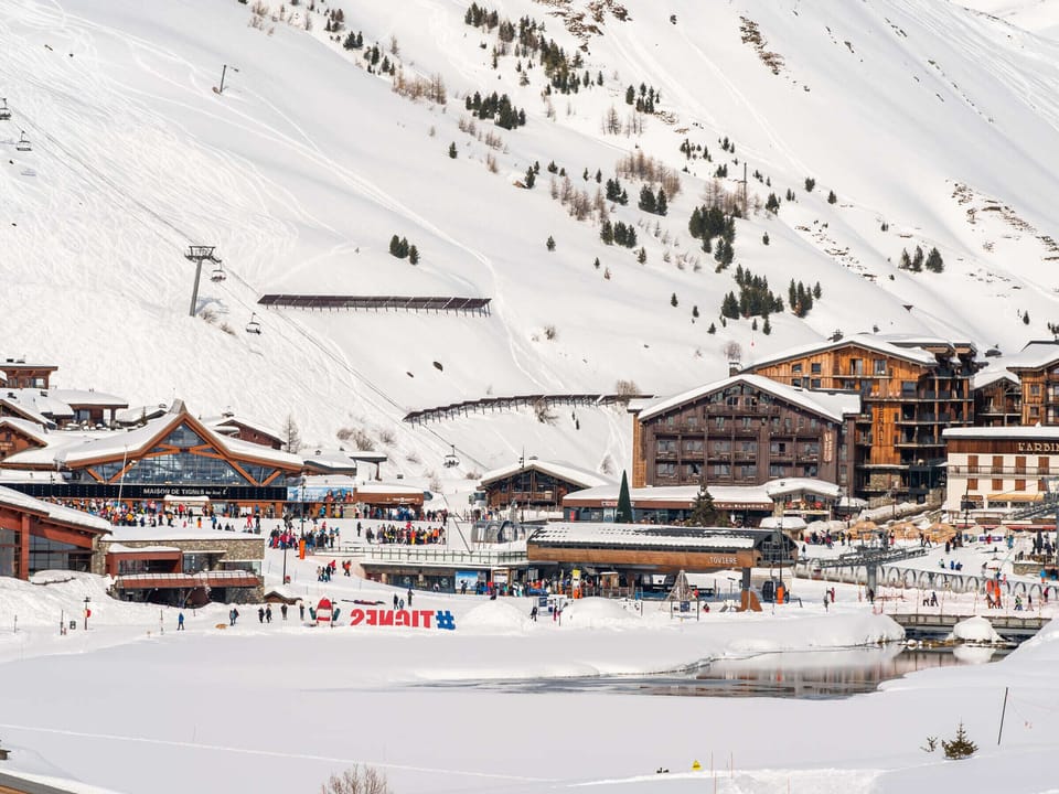 Snow and ski sports