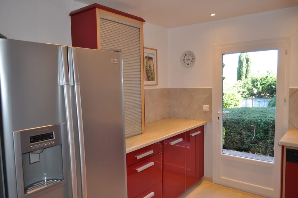 Cottage (Les Oliviers) | Private kitchen | Espresso maker, coffee/tea maker, electric kettle