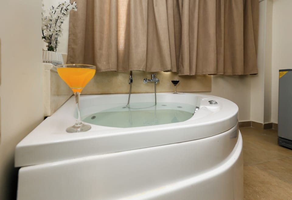 Jetted tub