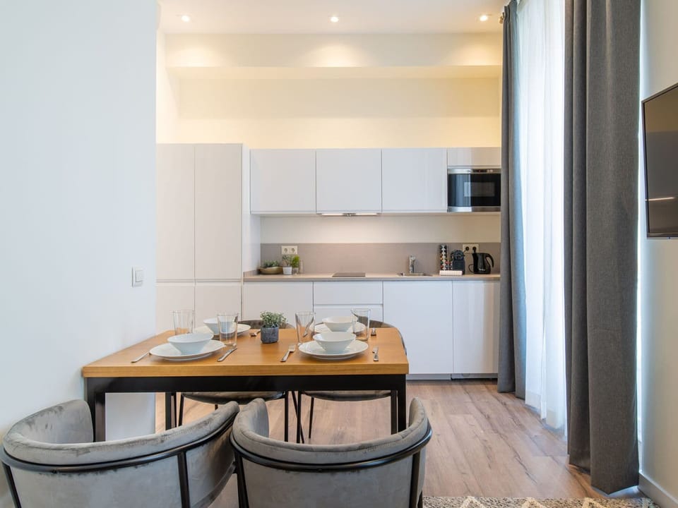 Private kitchen | Fridge, microwave, stovetop, espresso maker