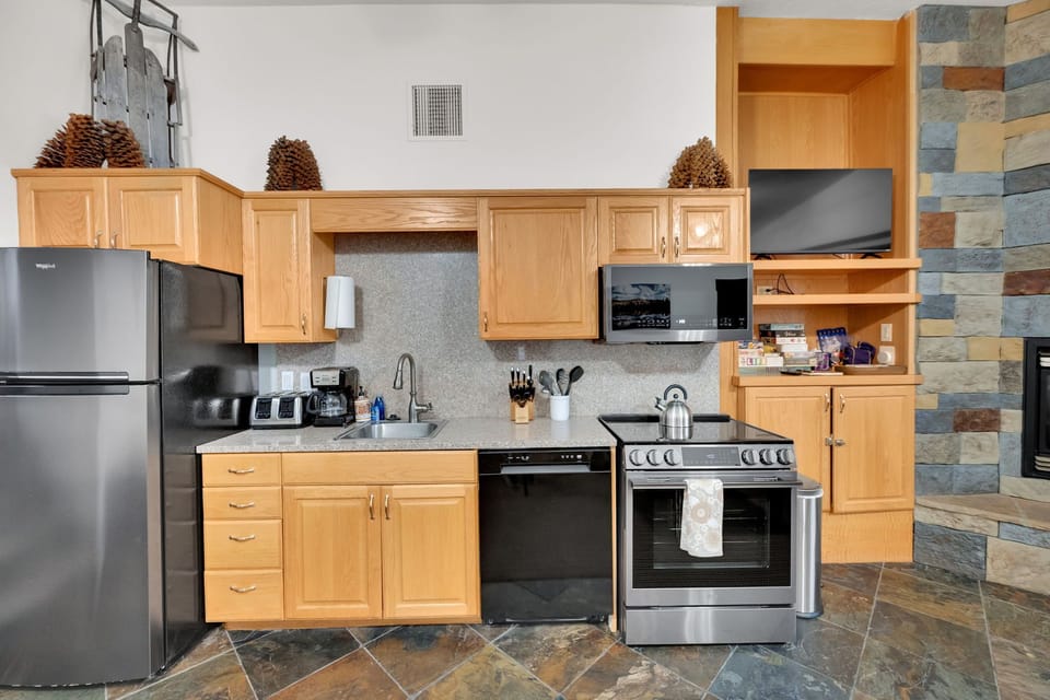 Full Kitchen