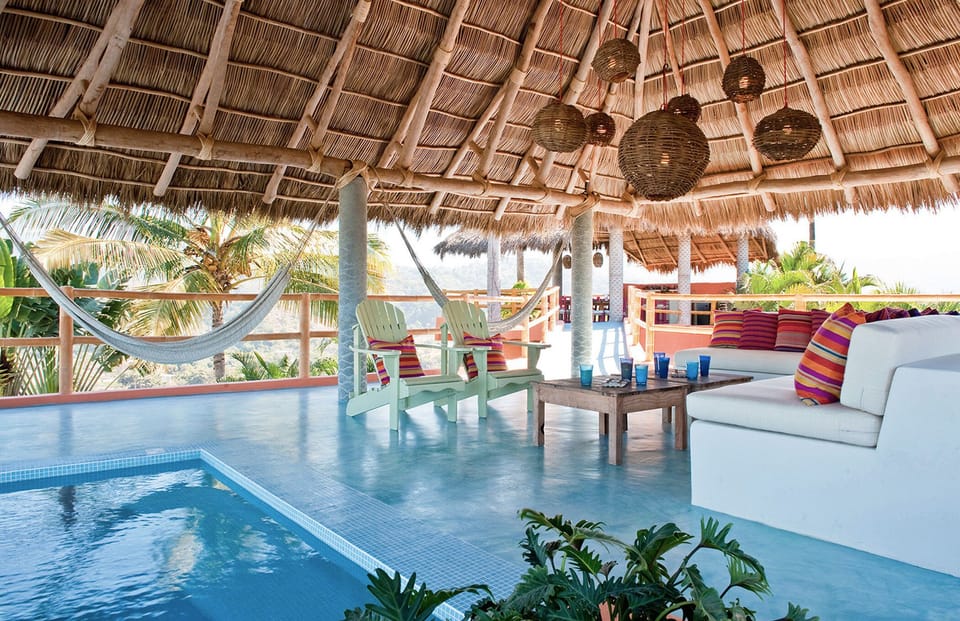 The living room and hot tub 