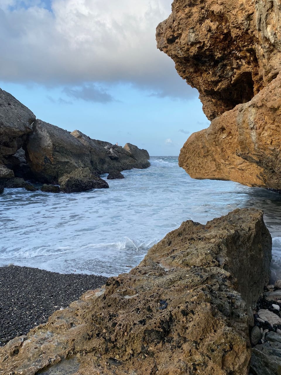 North Coast Bays have crashing waves and rocky beaches.