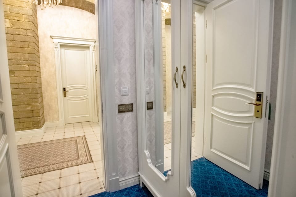 Deluxe Double or Twin Room, Balcony | Premium bedding, Select Comfort beds, desk, blackout drapes