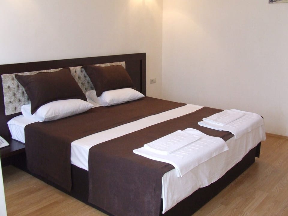 Standard Cottage | 1 bedroom, premium bedding, down comforters, minibar