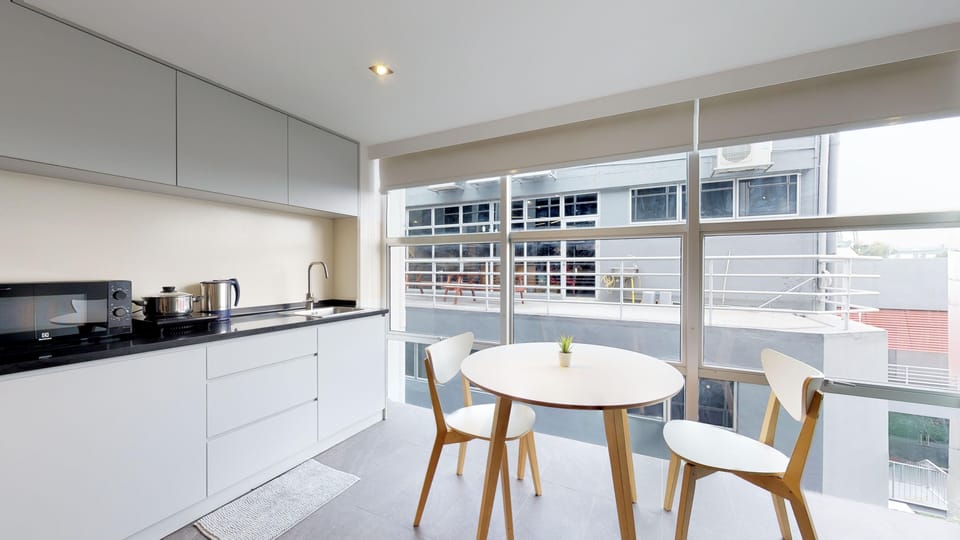 Family Studio Suite | Desk, laptop workspace, iron/ironing board, WiFi (free)