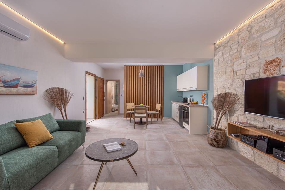 Junior Suite, Sea View | Private kitchen | Fridge, oven, stovetop, coffee/tea maker