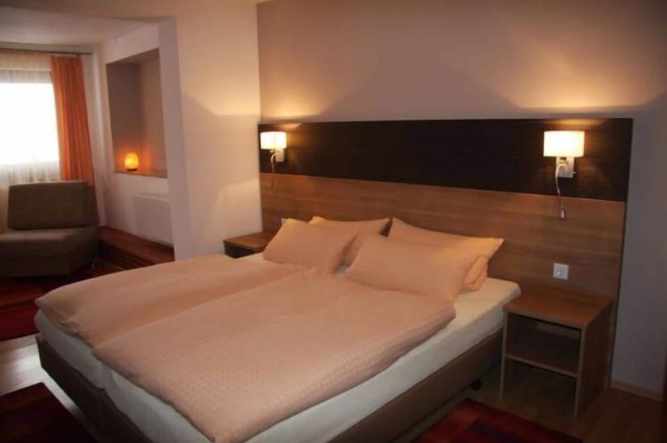 Rollaway beds, free WiFi