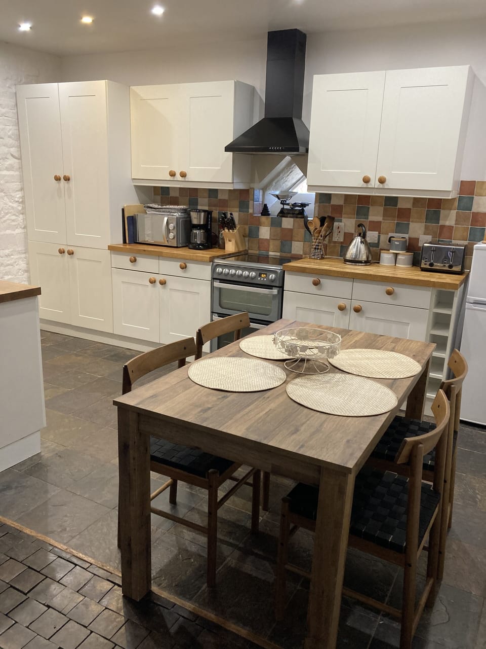 Kitchen / Dining