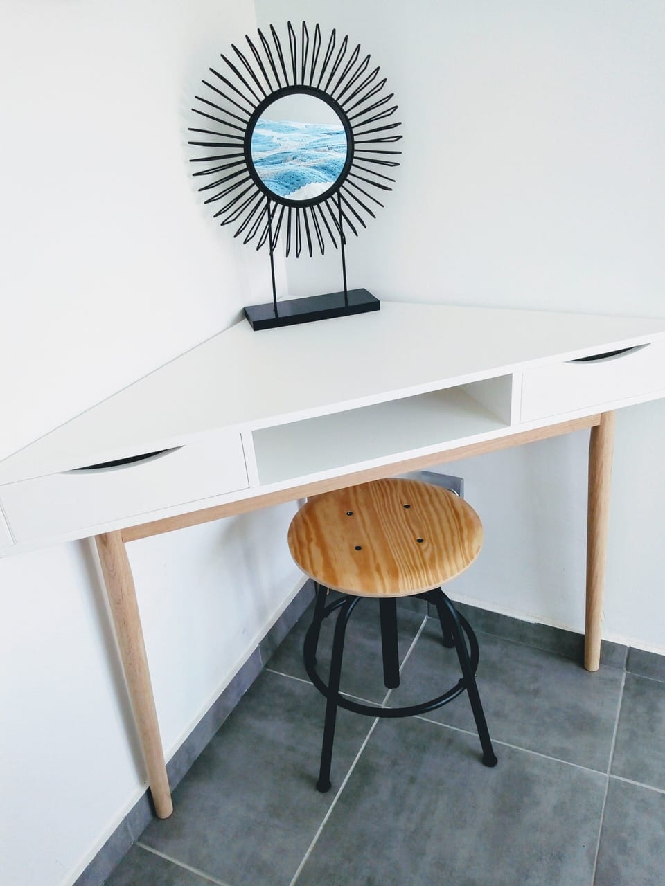Dressing table