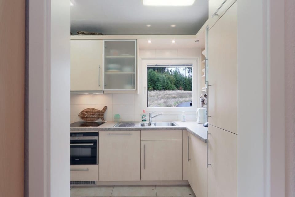 House, 4 Bedrooms, Sauna | Private kitchen | Full-size fridge, microwave, oven, stovetop