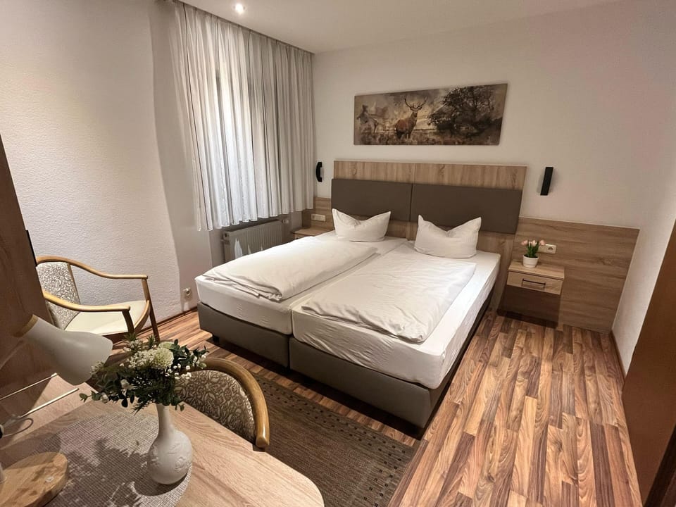 Double Room | Cribs/infant beds, rollaway beds, free WiFi