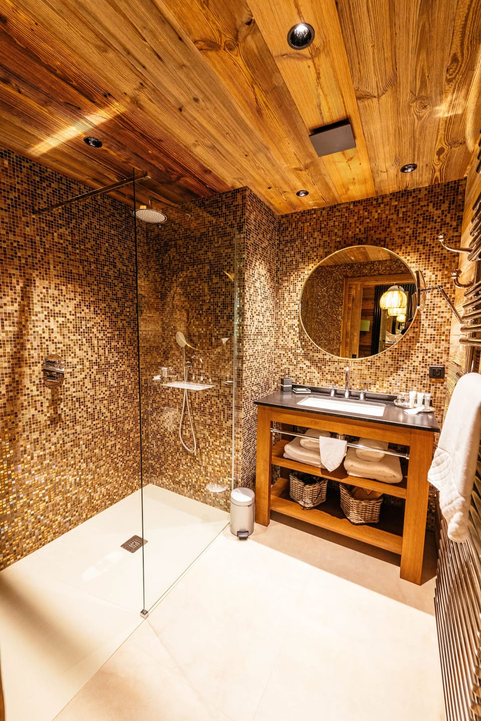 Club Double Room, Non Smoking, Mountain View | Bathroom | Free toiletries, hair dryer, bathrobes, slippers