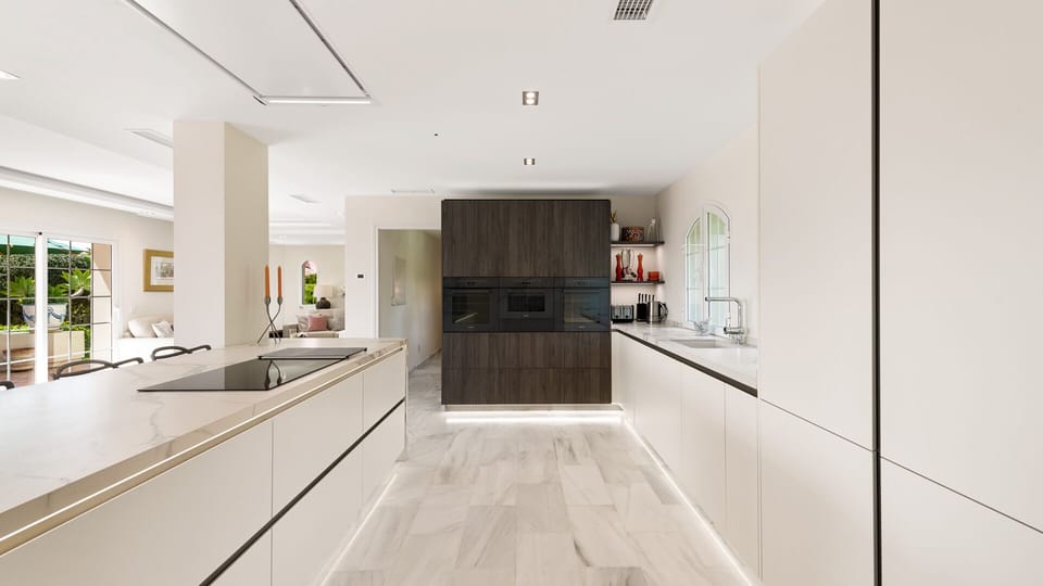 Newly fitted modern state of the art kitchen