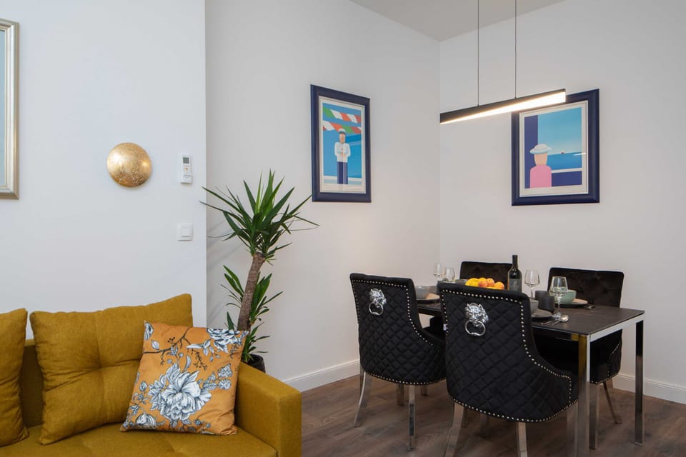 Apartment (Apartment) | In-room dining