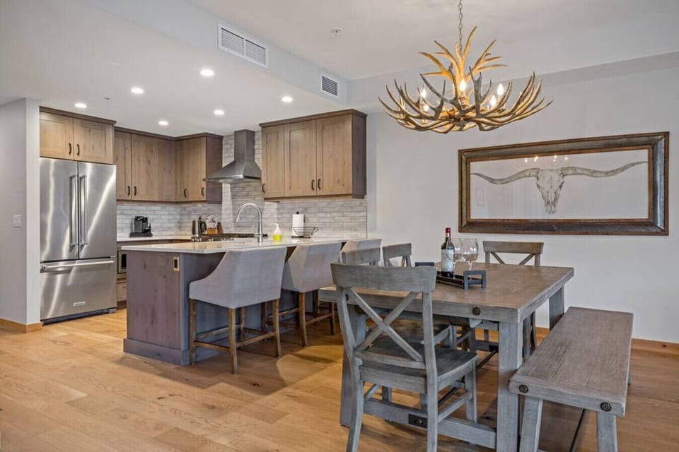 Neutral Decor