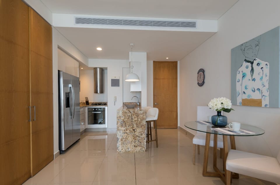 Classic Apartment, 1 Double Bed, Private Bathroom, Ocean View | In-room dining