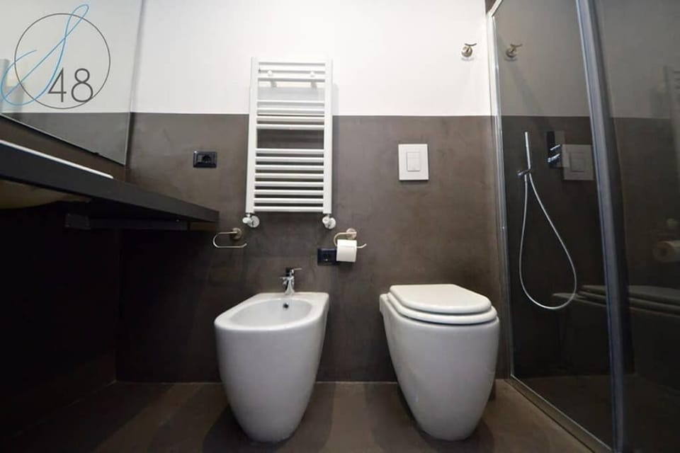 Shower, rainfall showerhead, eco-friendly toiletries, hair dryer
