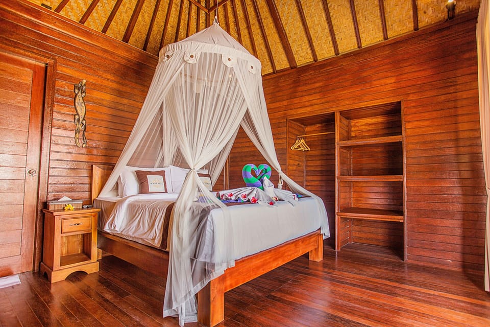 In-room safe, desk, soundproofing, free WiFi