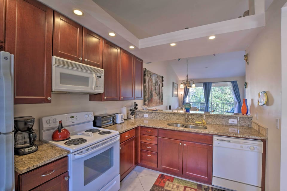 Kitchen | Knife Set | Drip Coffee Maker | Spices | Tea Kettle | Cooking Basics