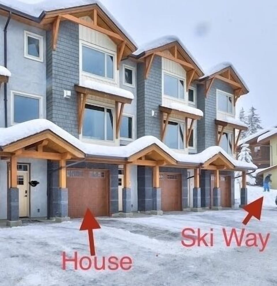 Ski way just steps from the front door. No need to drive or hike to the slopes. 
