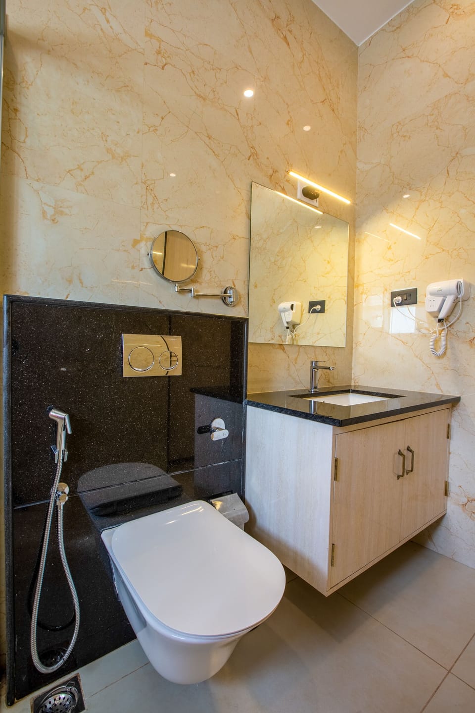 Kemp's Cave Hotel in Ooty