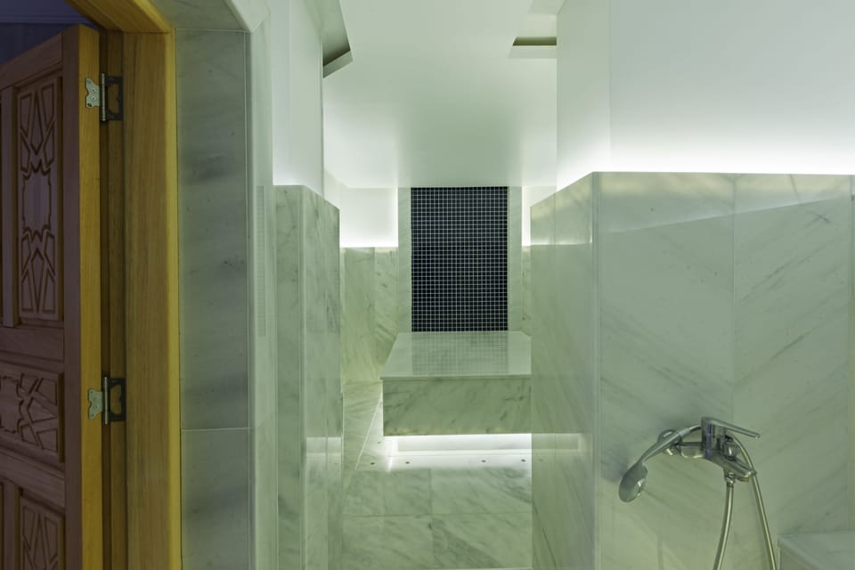 Sauna, steam room, Turkish bath, manicures and pedicures