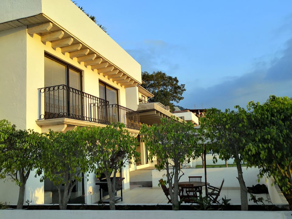 Villa with terrace and grill