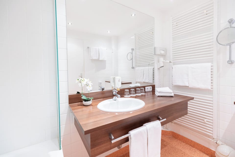 Family Quadruple Room | Bathroom | Towels