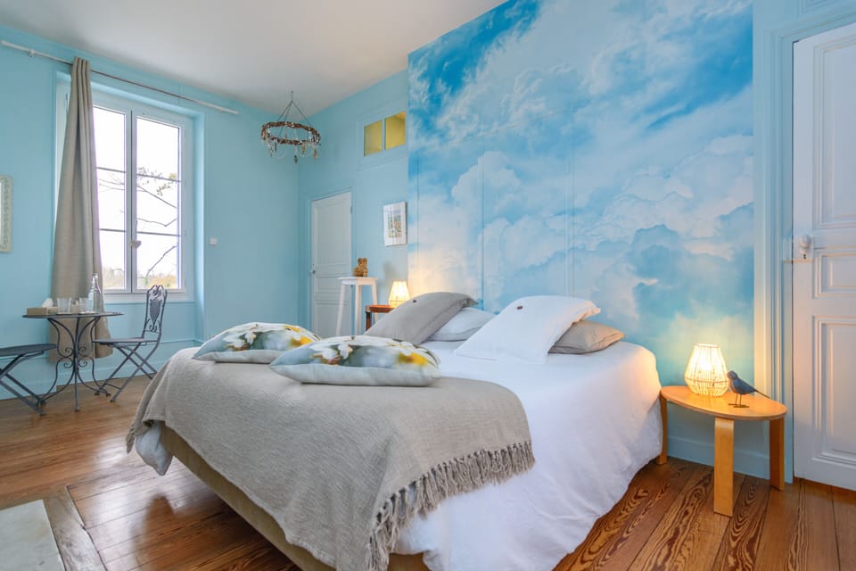 Superior Double Room (MYOSOTIS) | Bathroom | Shower, hydromassage showerhead, free toiletries, hair dryer