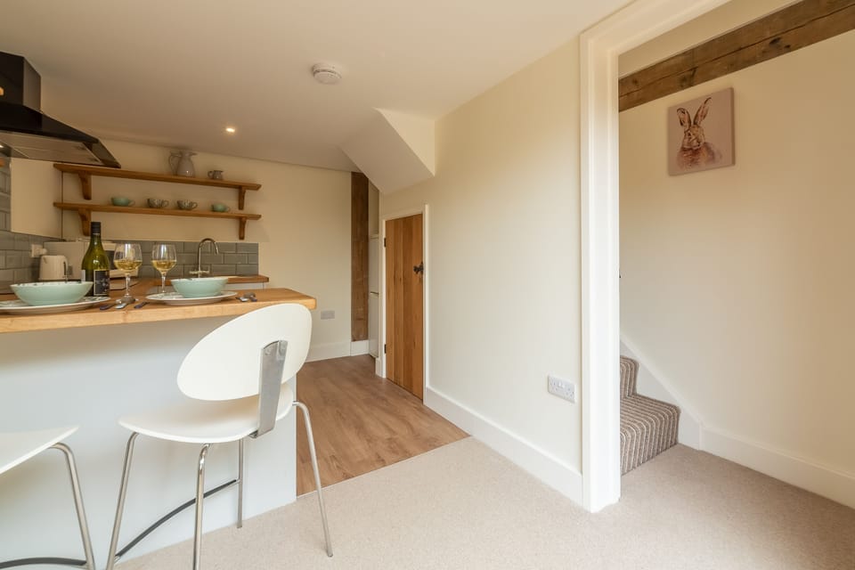 The Annexe: Kitchen area and stairs