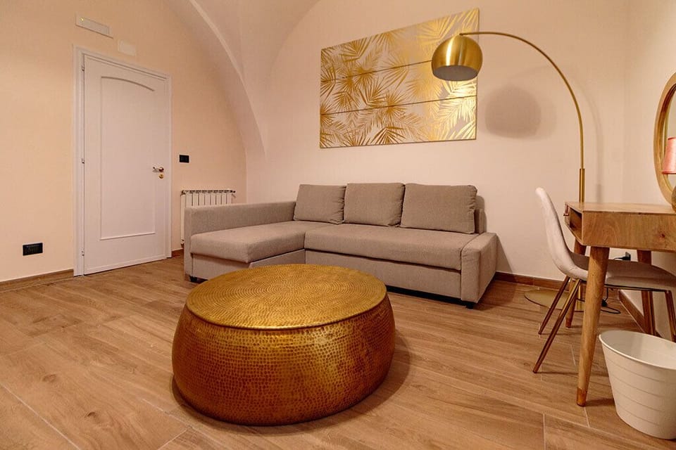 Suite (Gammazita) | Down comforters, desk, free WiFi, bed sheets