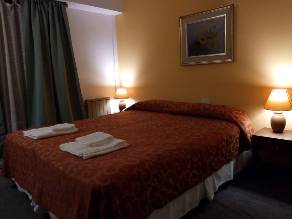 Standard Room | Hypo-allergenic bedding available, desk, blackout drapes, WiFi (free)