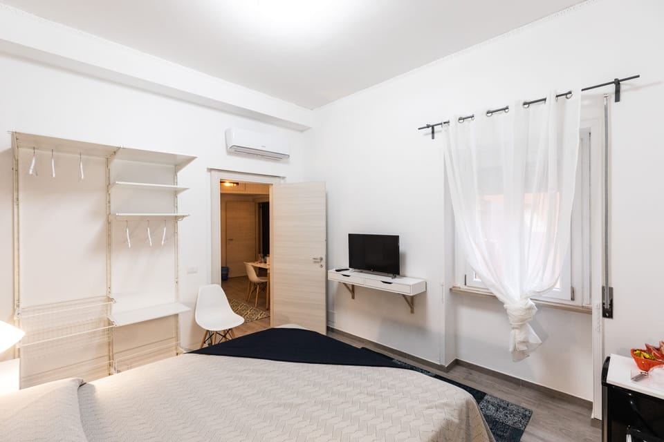 Family Suite | Down comforters, minibar, individually furnished, desk
