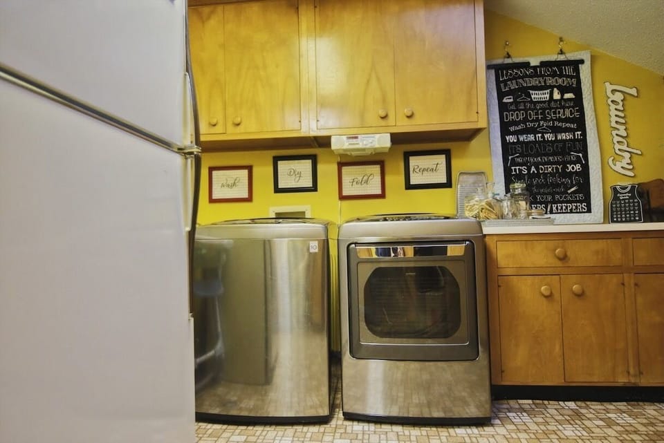 Full size washer/dryer, extra refrigerator
