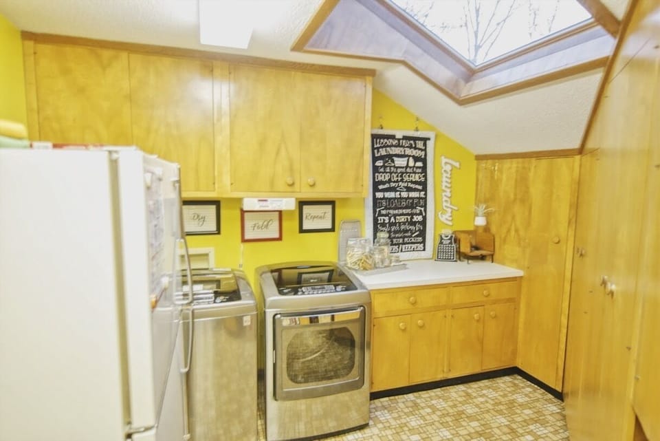 Laundry room, 2nd refrigerator, washer & dryer