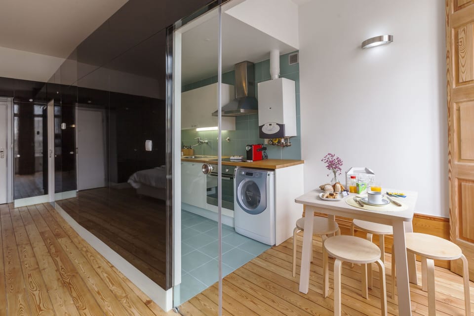 Design Studio, City View | Private kitchen | Fridge, microwave, oven, stovetop