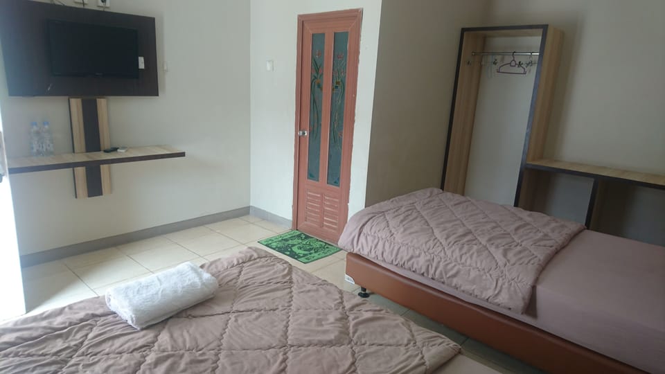 Standard Room | Desk, free WiFi, bed sheets