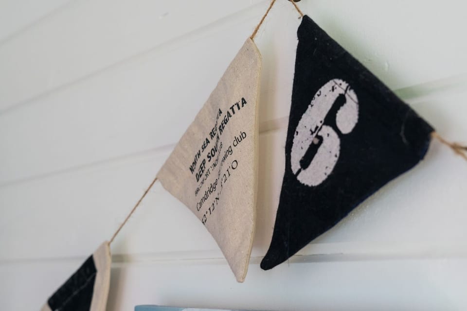 Luxury Cottage with Hot Tub and Views