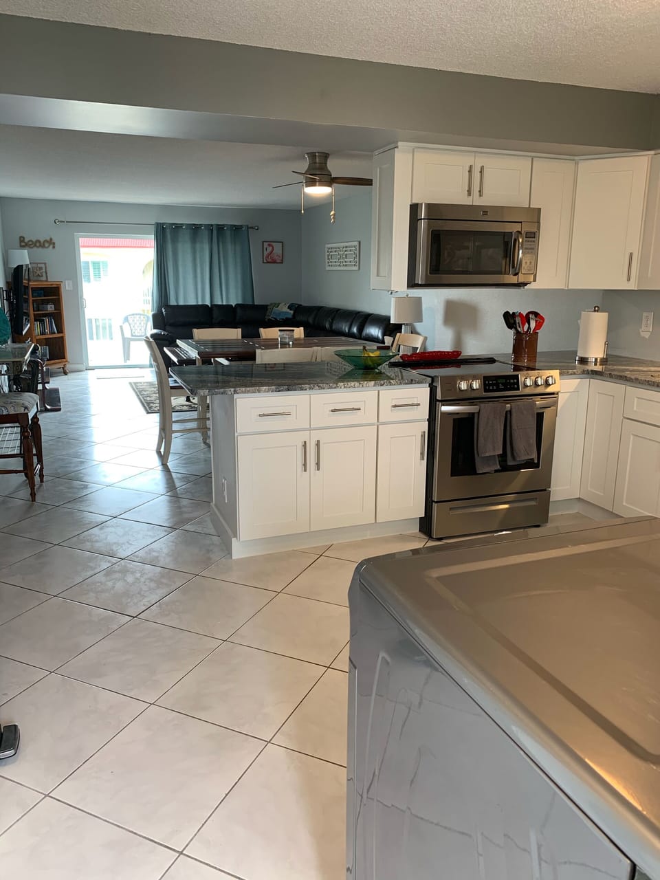 Large full kitchen