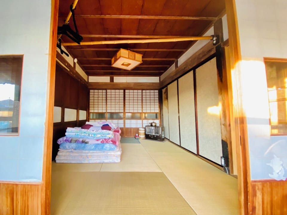 Large semi-Private Room | Free WiFi, bed sheets