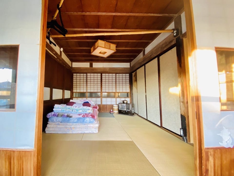 Large semi-Private Room | Free WiFi, bed sheets