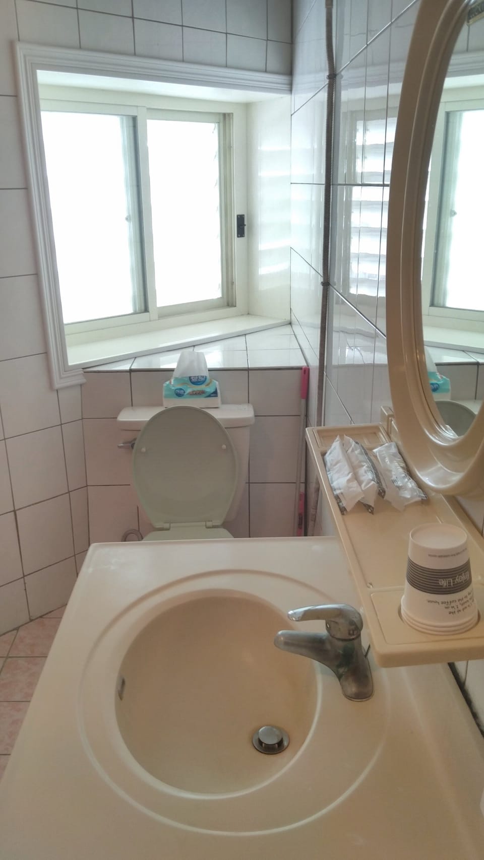 Family Room | Bathroom sink